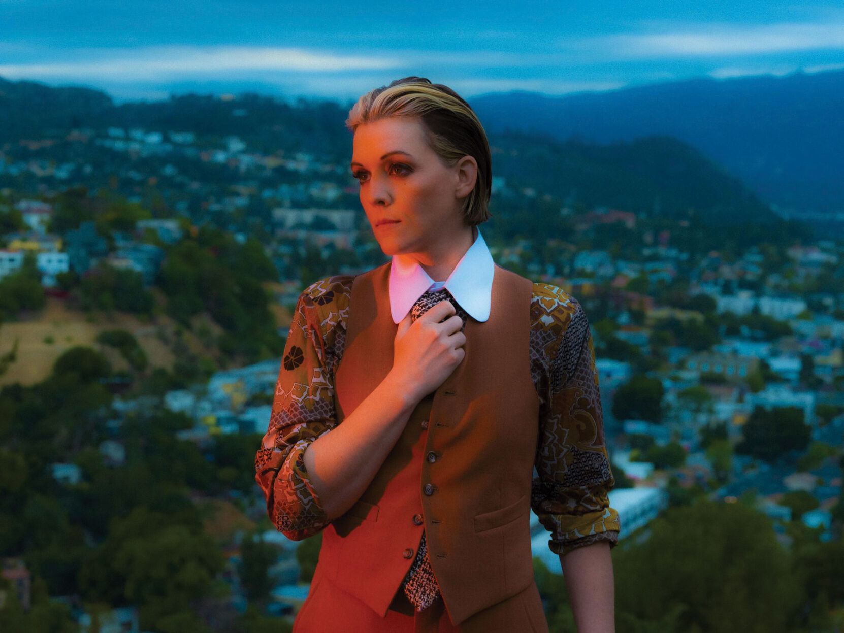 Brandi-Carlilie-Neil-Krug-Hi-Res-scaled.jpg